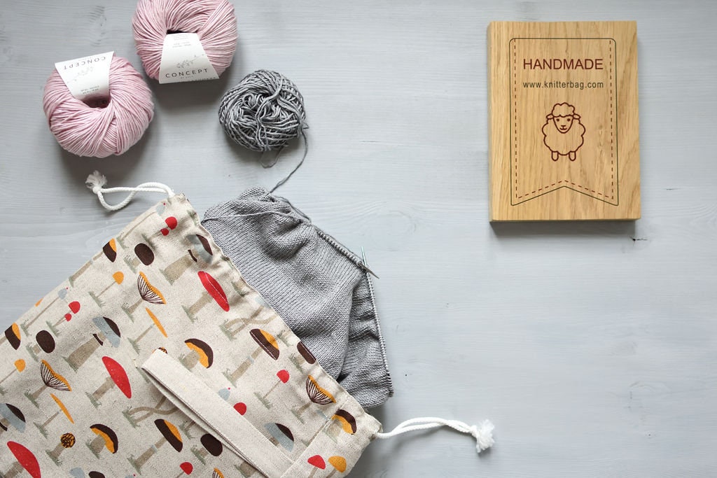 Knitting Project Bag. Drawstring bag. Special KnitterBag design. Strawberry print design.