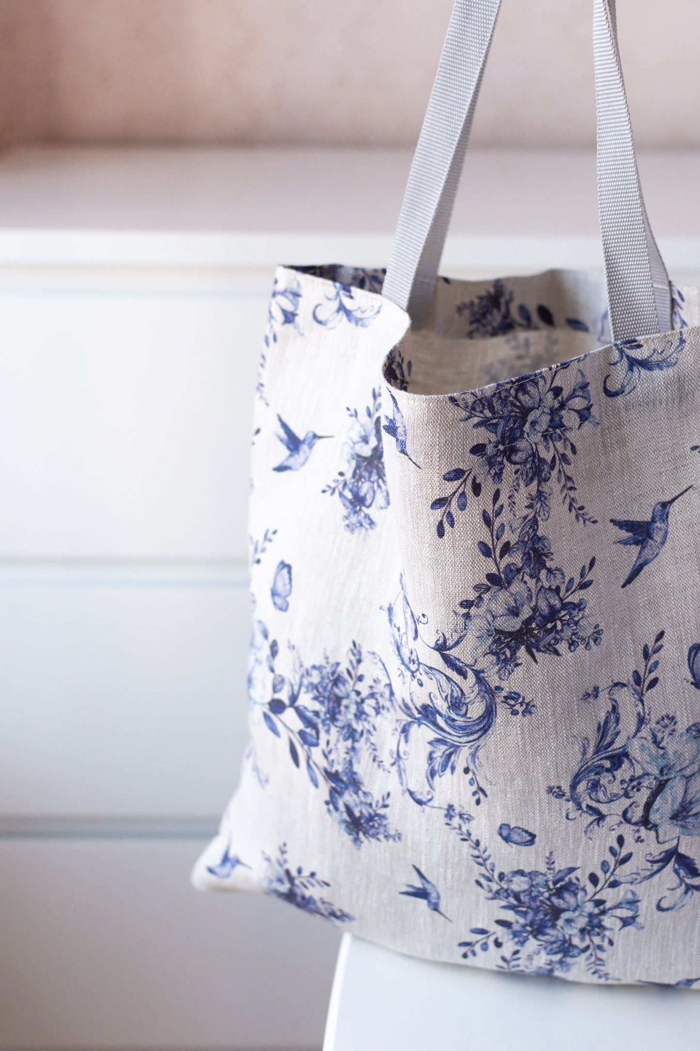 Linen Market Bag. Size: 13" x13". Blue flowers