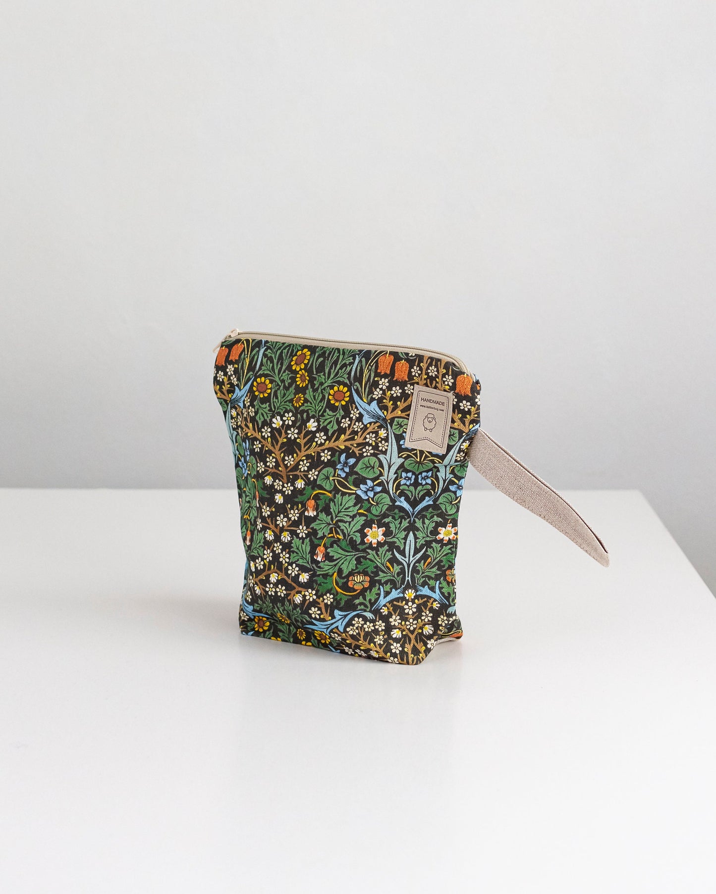Project Bag with zipper with print William Morris Blackthorn