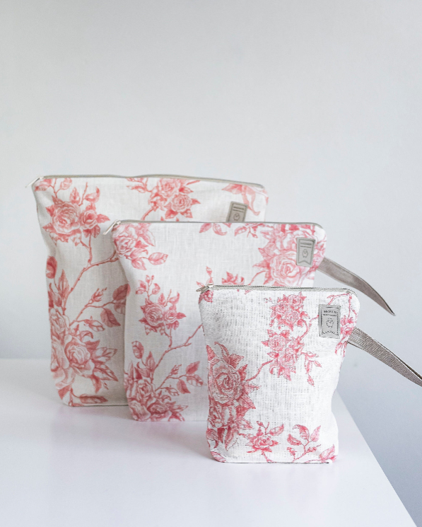 Toile de jouy print Project bag. Work in progress Project Bag with zipper. Yarn organizer with brown roses print.