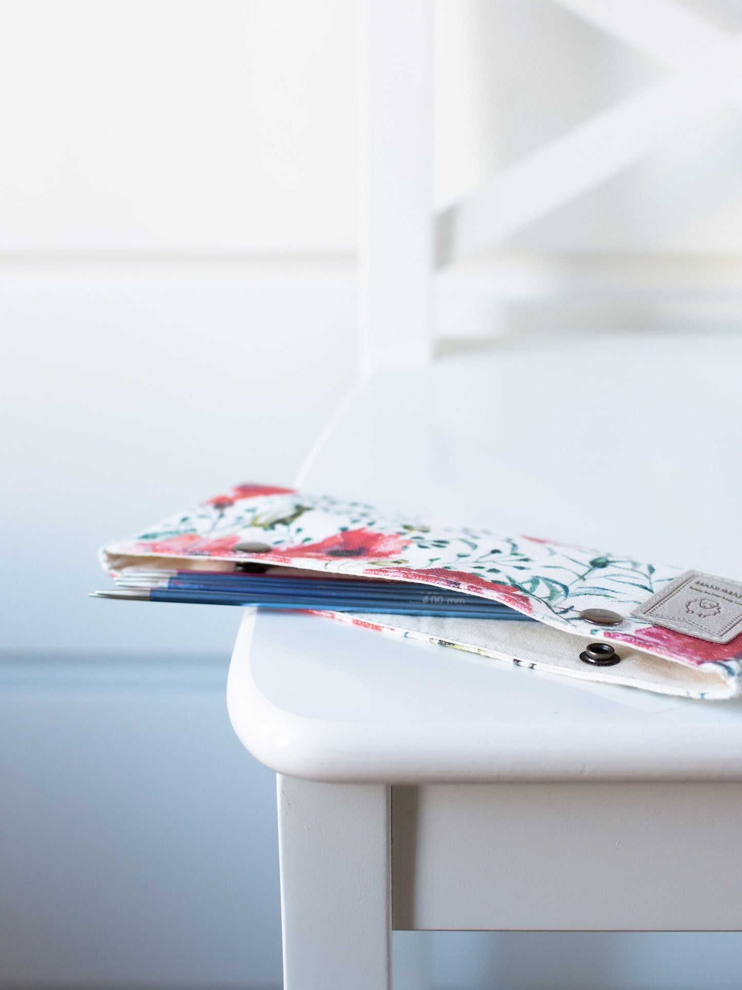 Linen DPN Cozy case with Poppy flower pattern