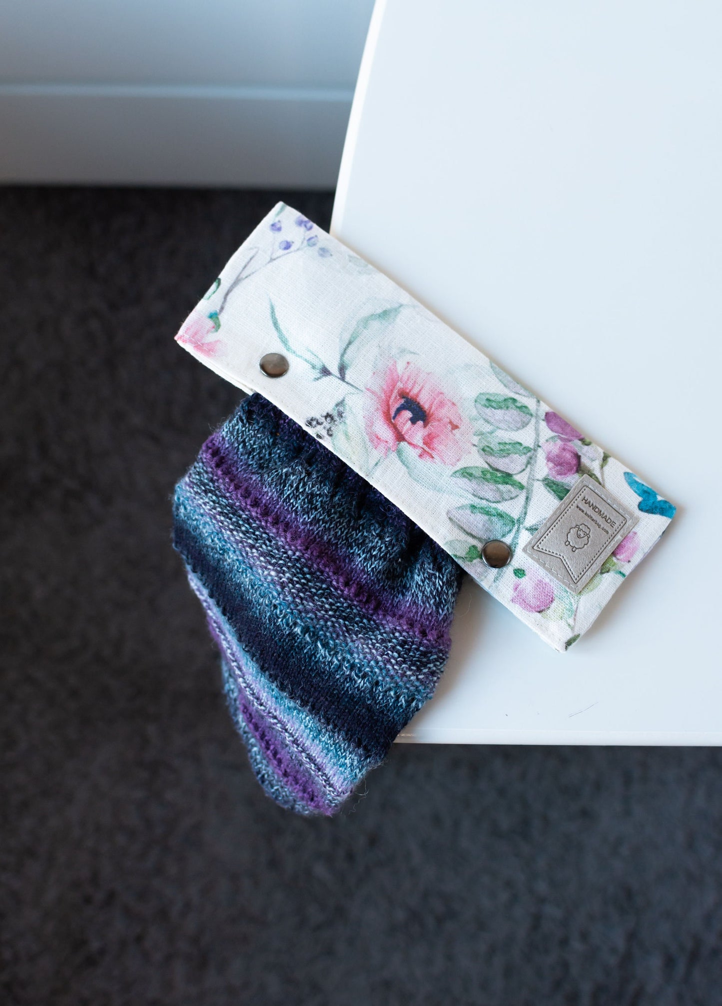 Needle bag, Needle play bag, needle holder, DPN holder, needle play garage, needlecase, needlecosy, 8,8 inches / 22 cm  Flower pattern