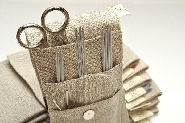 Knitting needle organizer case. Size: 4" x 9,2" (or 4" x 11"). Needles, Crochets and Hooks Case. Needle case with cat in cup