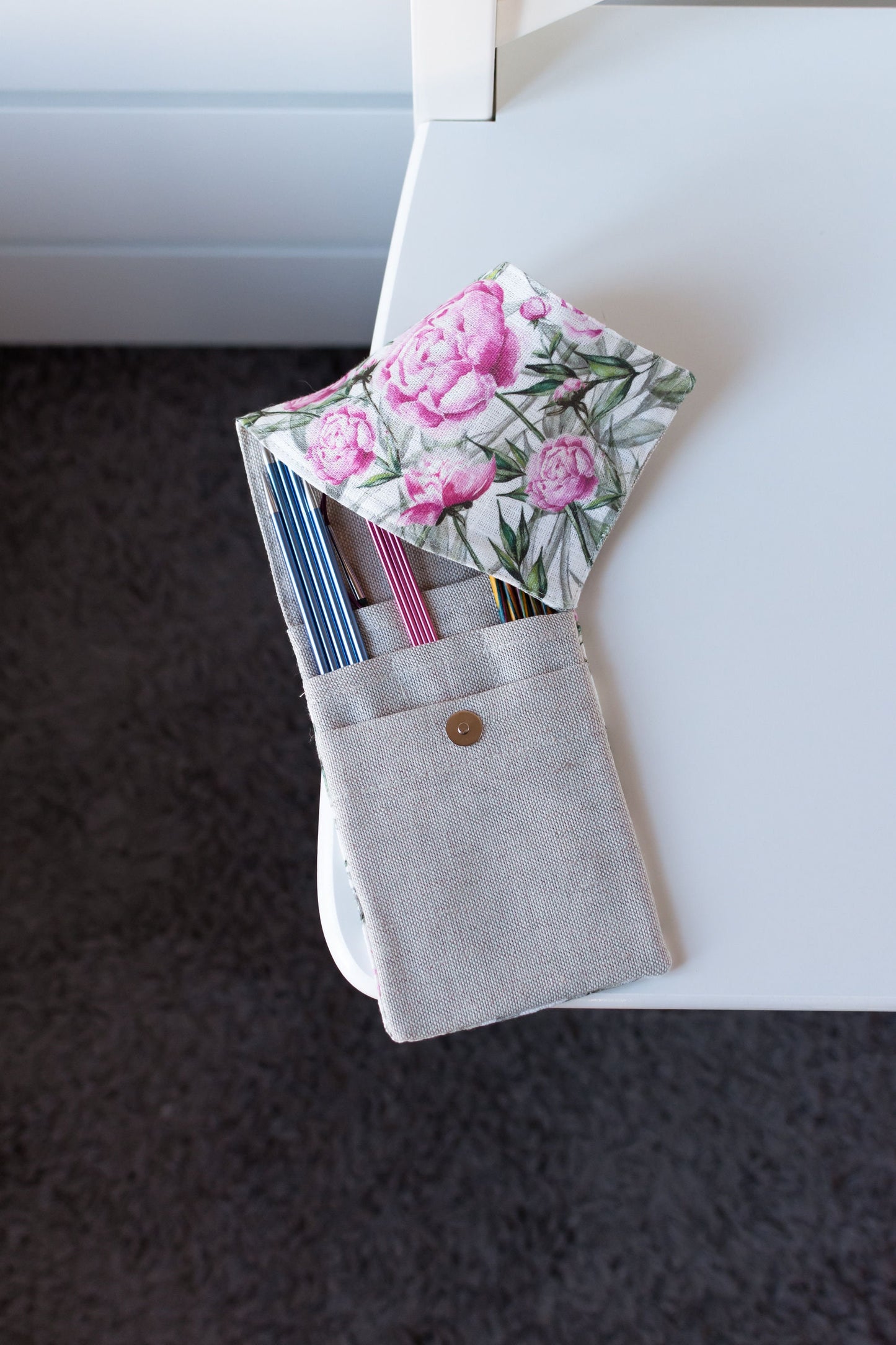 Needle Case. size: 4" x 9,2" (or 4" x 11"). Needles, Crochets and Hooks Case. Peony print