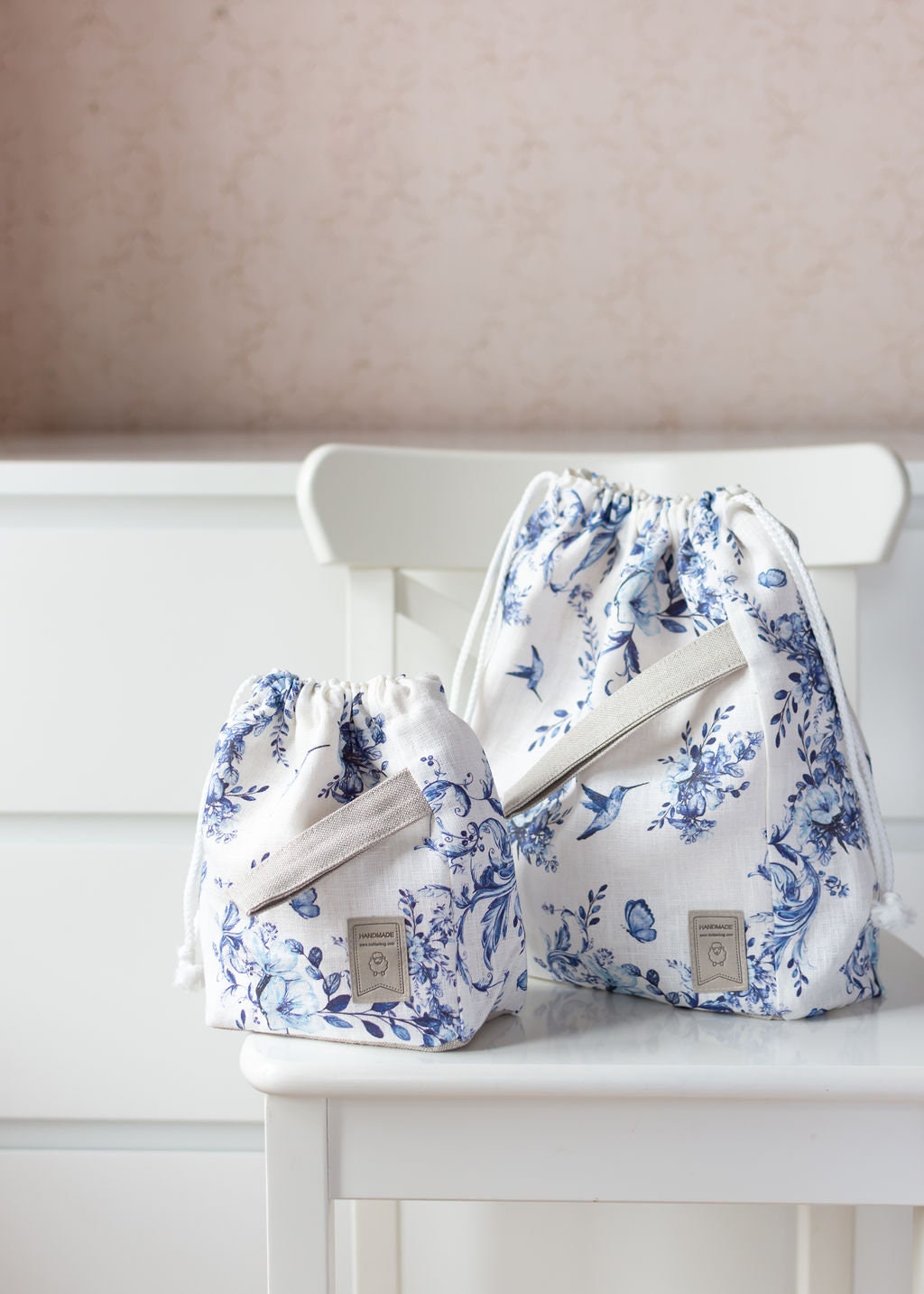 Project Bag. Small. Special KnitterBag design. Toile de jouy Linen pattern print.