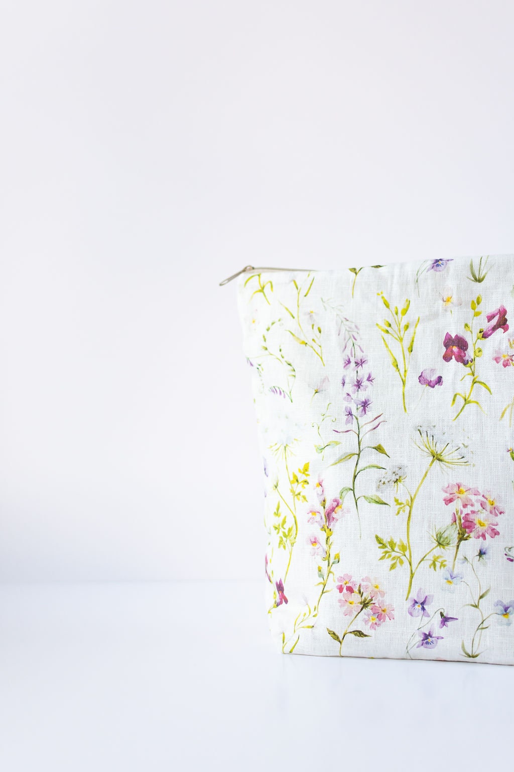 Work in progress Project Bag with zipper. Meadow Flowers print.