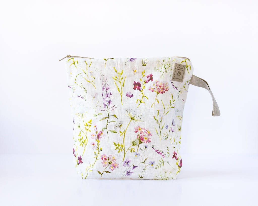 Work in progress Project Bag with zipper. Meadow Flowers print.