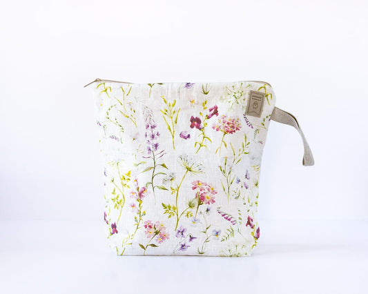 Work in progress Project Bag with zipper. Meadow Flowers print.