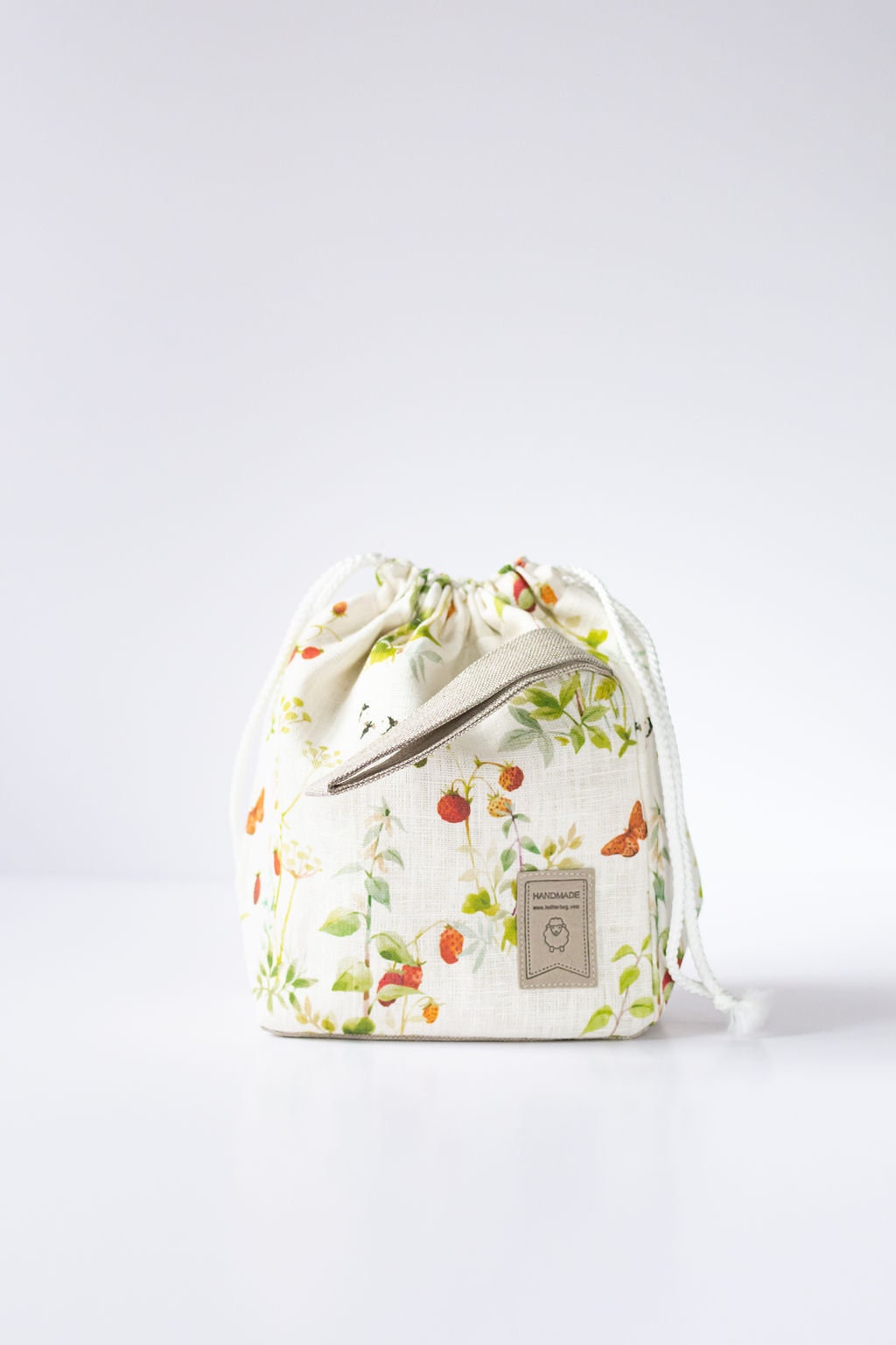 Knitting Project Bag. Drawstring bag. Special KnitterBag design. Strawberry print design.