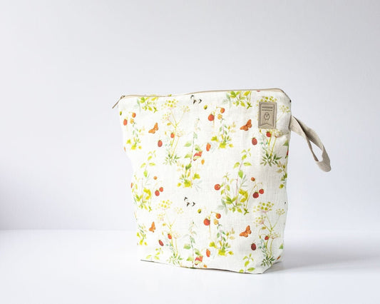 Work in progress Project Bag with zipper. Strawberry print