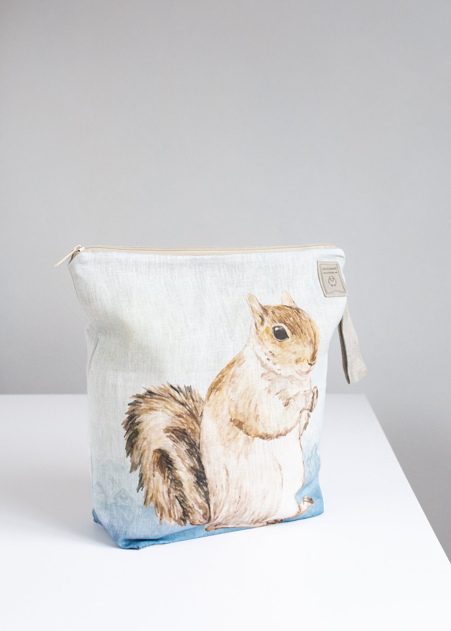 Project Bag with zipper for knitters. Large. Squirrel project bag.