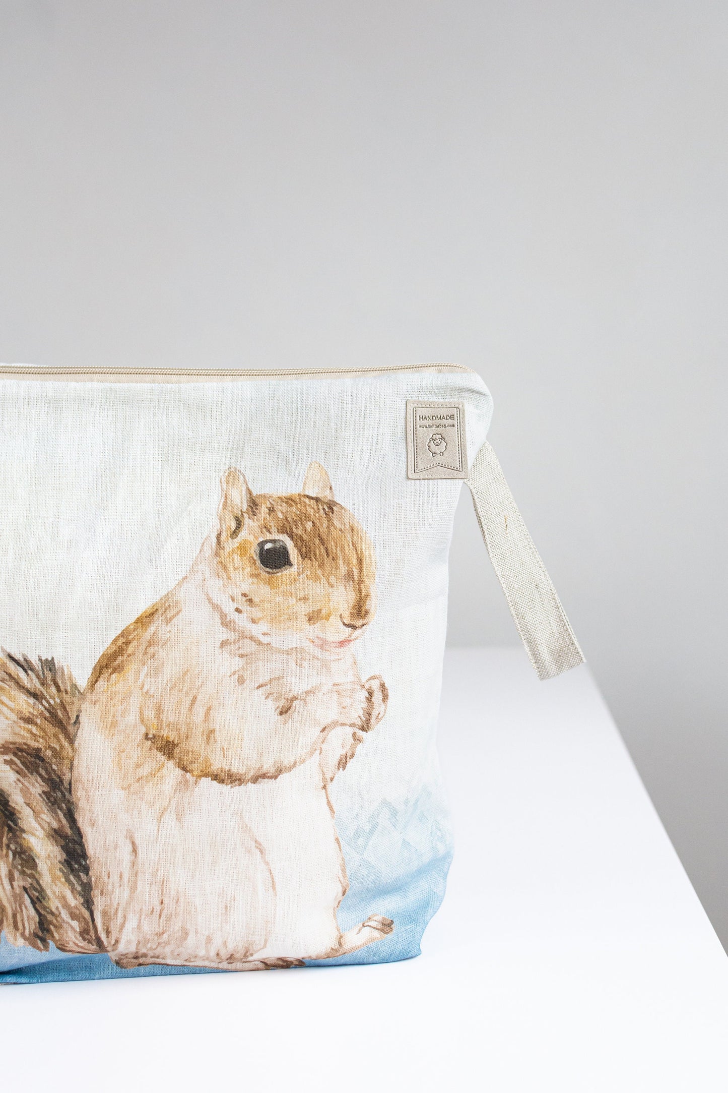 Project Bag with zipper for knitters. Large. Squirrel project bag.