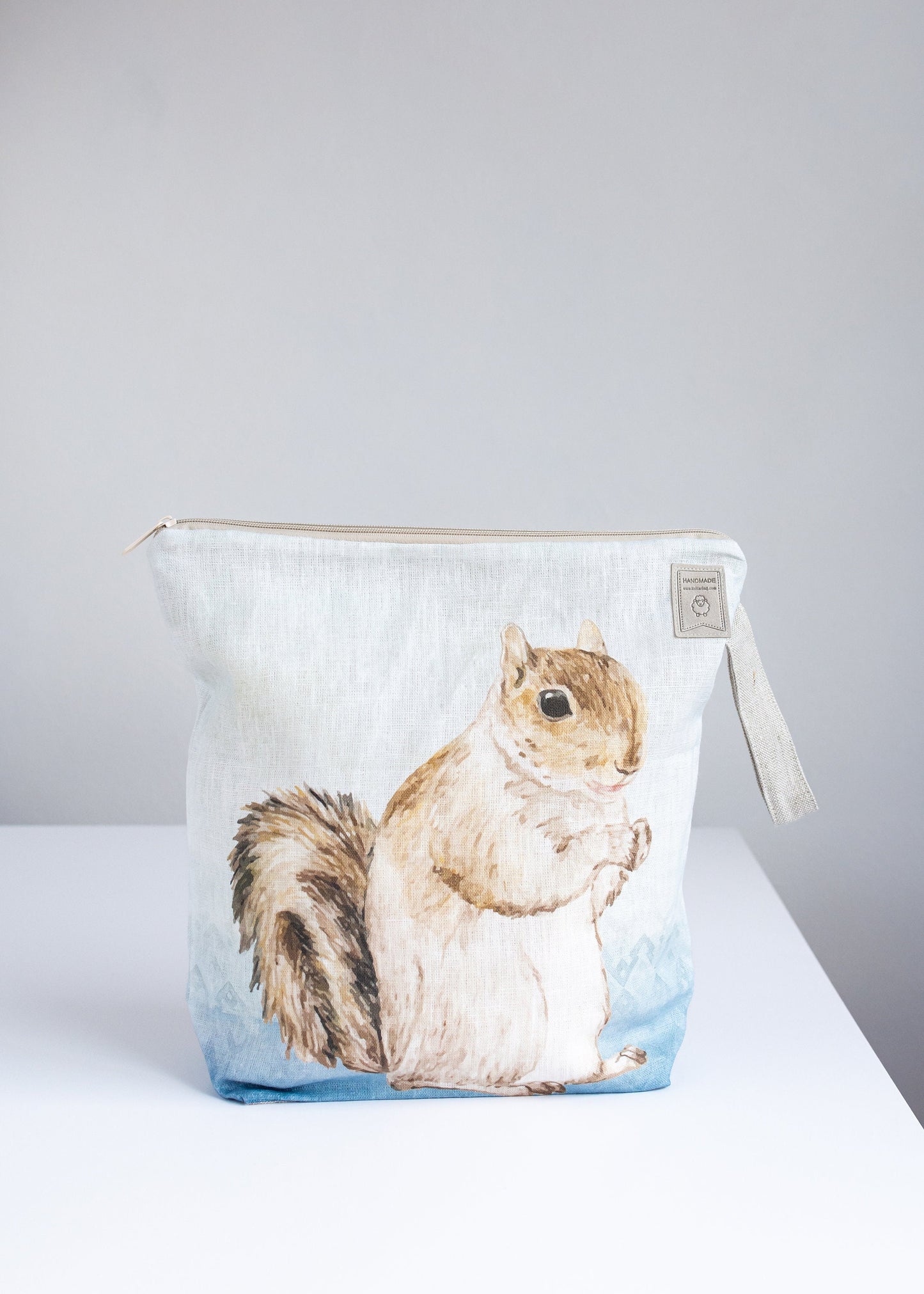 Project Bag with zipper for knitters. Large. Squirrel project bag.