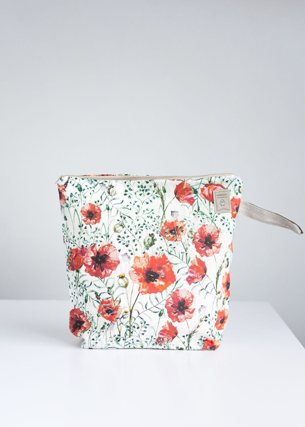 Poppy flowers print project bag. Work in progress Project Bag with zipper. Yarn organizer
