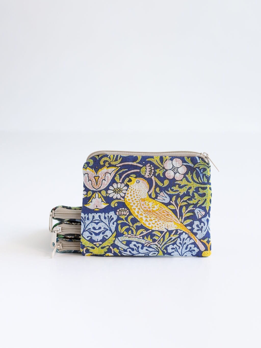 Small zip purse, small coin purse, sewing notions pouch, knitting pouch, William Morris, Strawberry Thief print