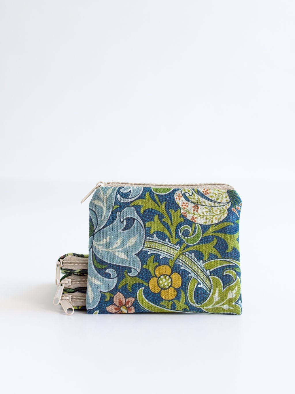 Small zip purse, small coin purse, sewing notions pouch, knitting pouch, William Morris, Golden Lily print.