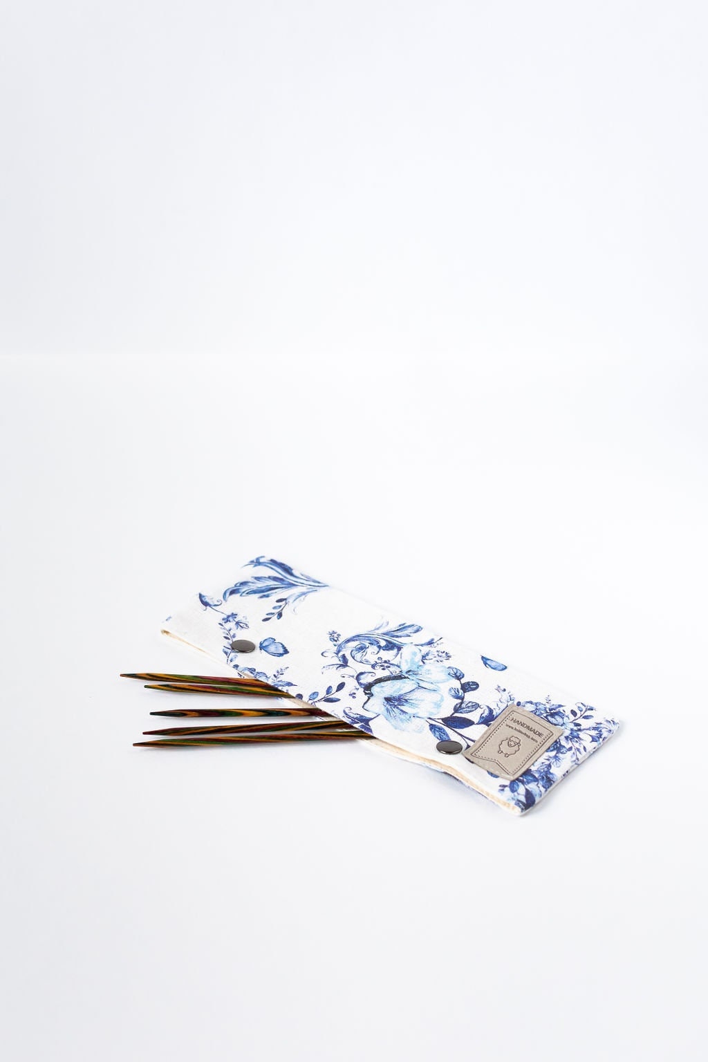 Needle bag, Needle holder, DPN holder, needle play garage, needlecase, needlecosy, 8,8 inches / 22 cm  Toile de jouy Blue flowers pattern