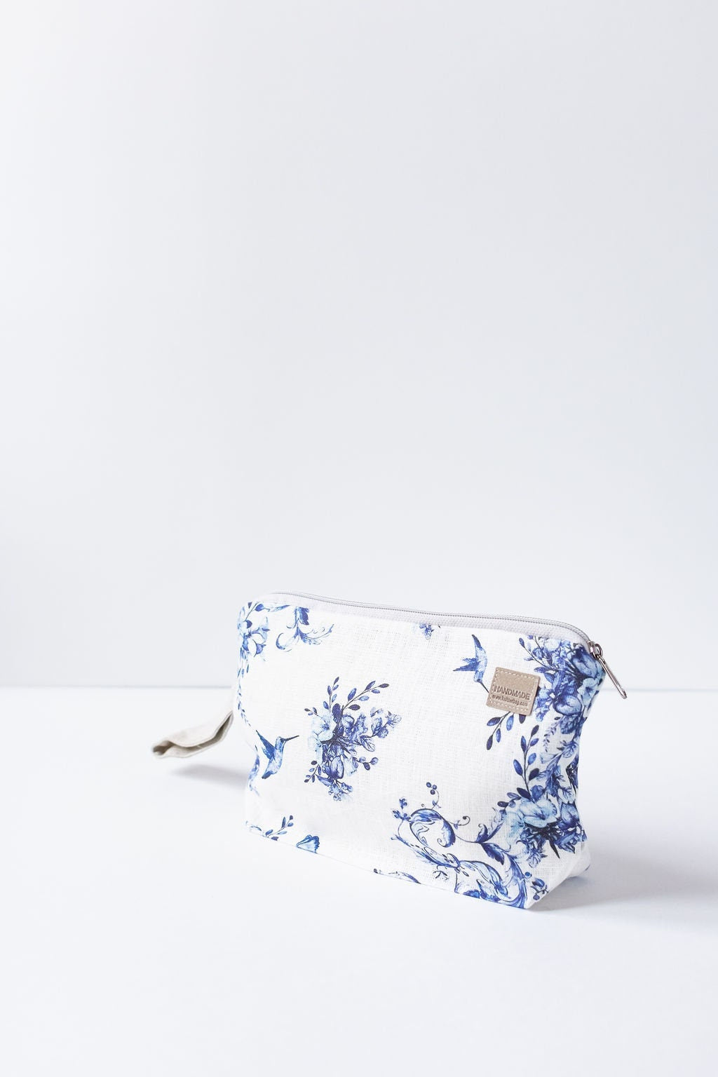 Wristlet pouch Blue flowers Toile de Jouy print - printed on Linen fabric.