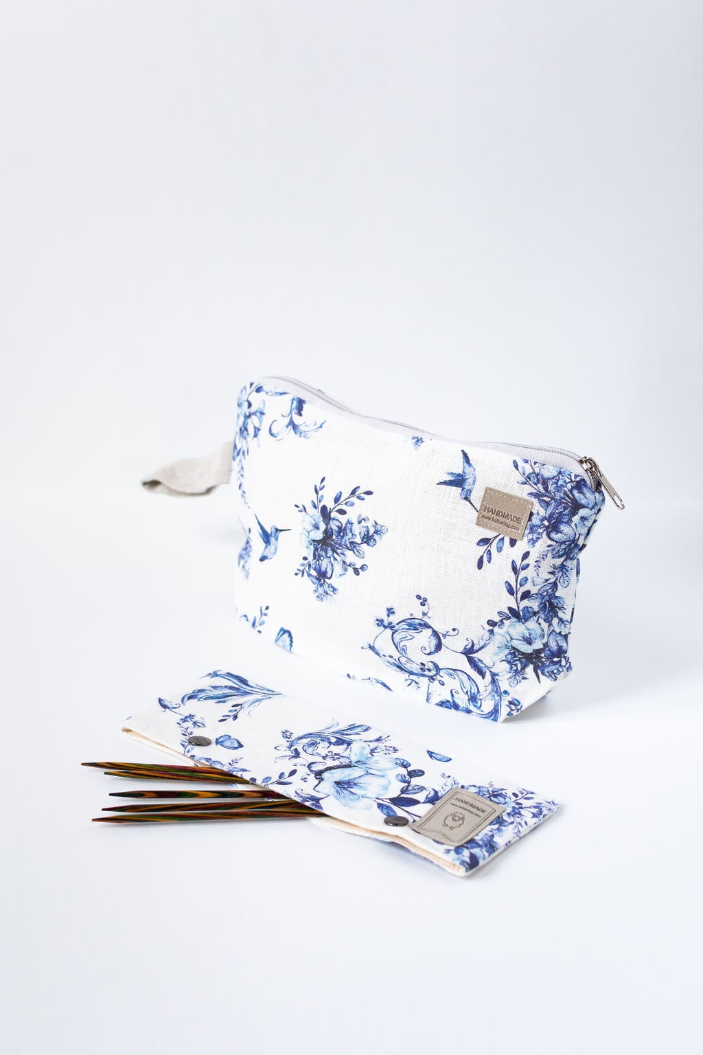 Needle bag, Needle holder, DPN holder, needle play garage, needlecase, needlecosy, 8,8 inches / 22 cm  Toile de jouy Blue flowers pattern