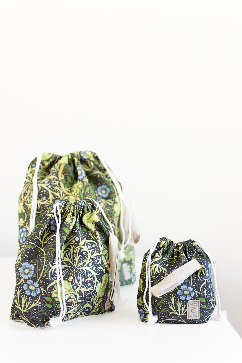 William Morris Seaweed print Set of 3 Project Bags. Sizes XL, Large and Small.