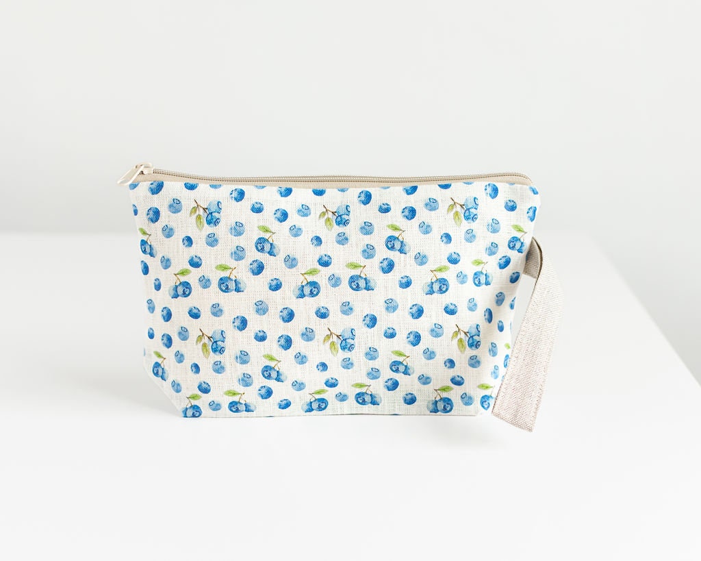 Wristlet pouch with blueberries print fabric Natural linen