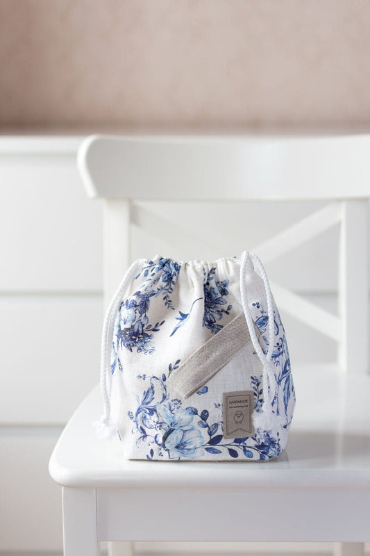 Project Bag. Small. Special KnitterBag design. Toile de jouy Linen pattern print.