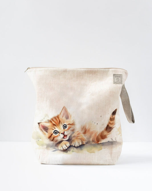 Project bag with Cat playing with yarn. Work in progress Project Bag with zipper. Yarn organizer