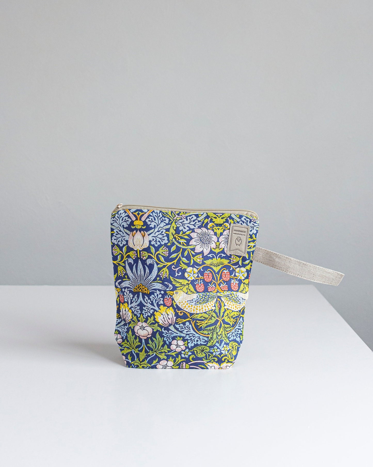 William Morris Strawberry Thief print bag. Large, Medium or Small Project Bag with zipper.