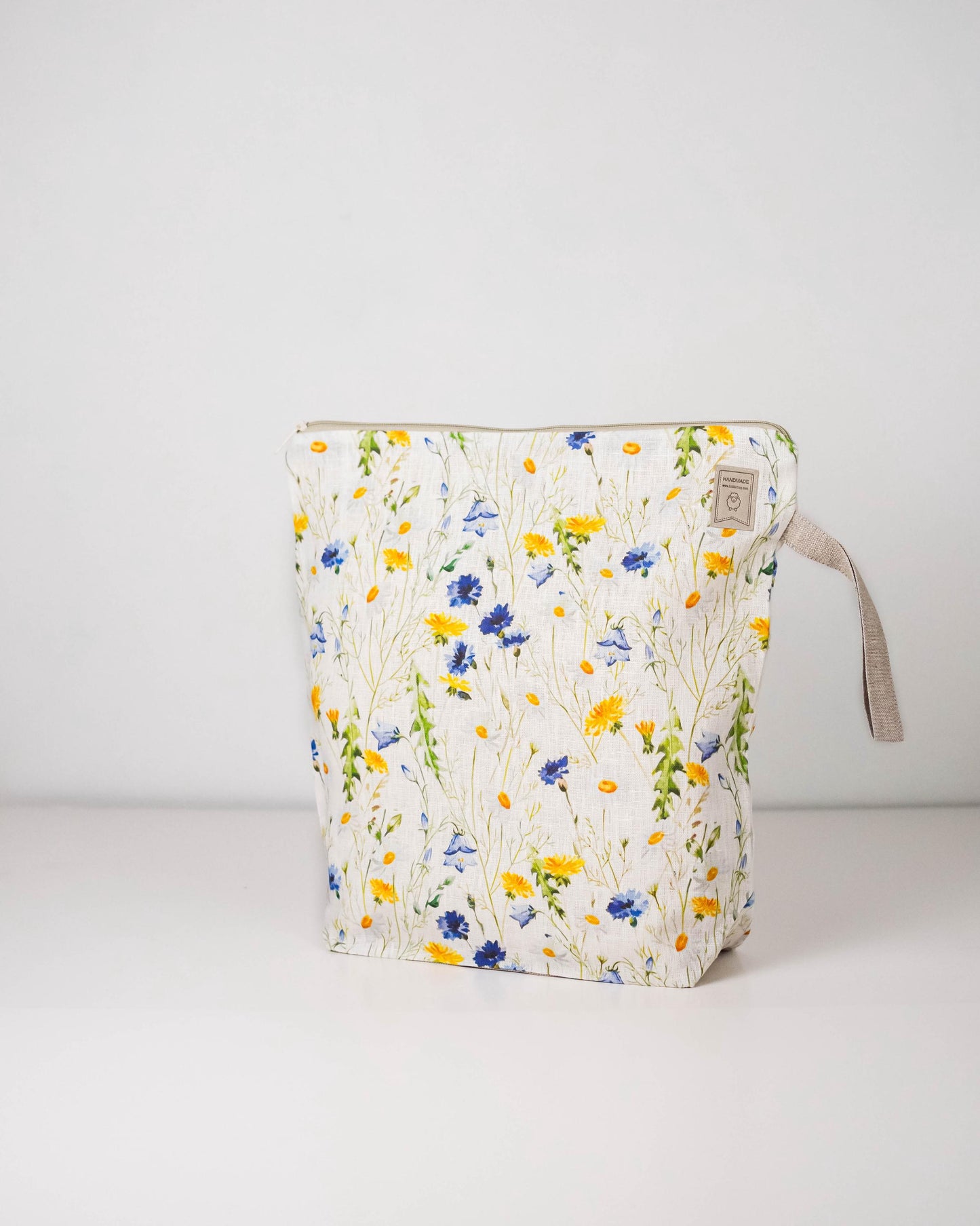 Floral Dream Project Bag - Zippered Work in Progress Yarn Organizer with Dandelion, Daisy, and Bellflower Print