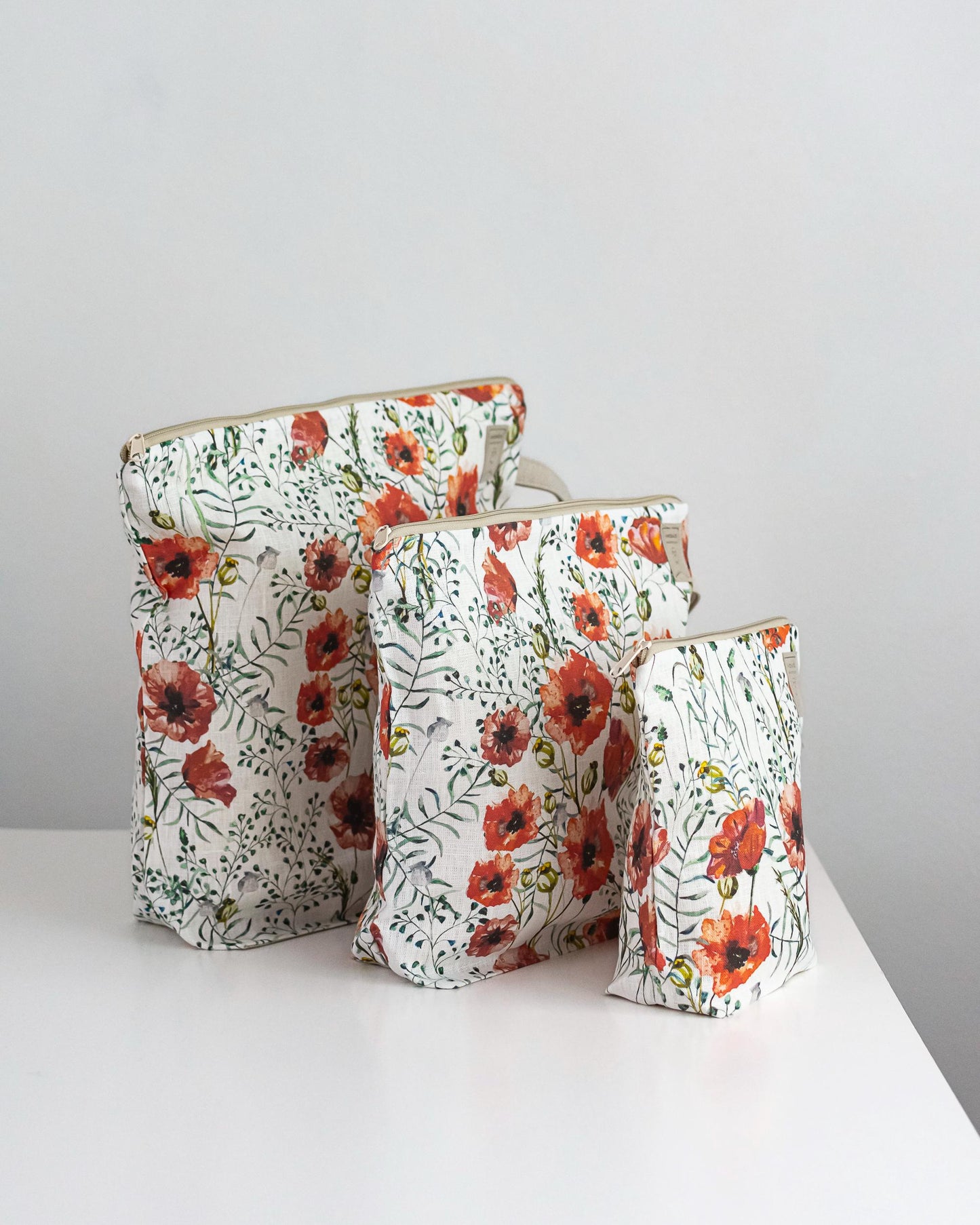 Poppy flowers print project bag. Work in progress Project Bag with zipper. Yarn organizer