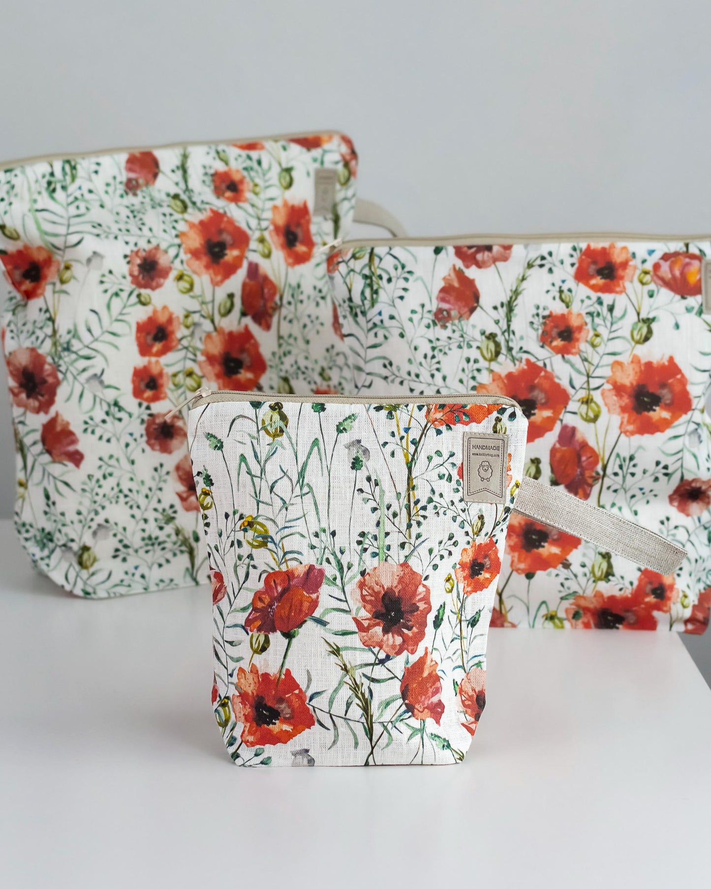 Poppy flowers print project bag. Work in progress Project Bag with zipper. Yarn organizer
