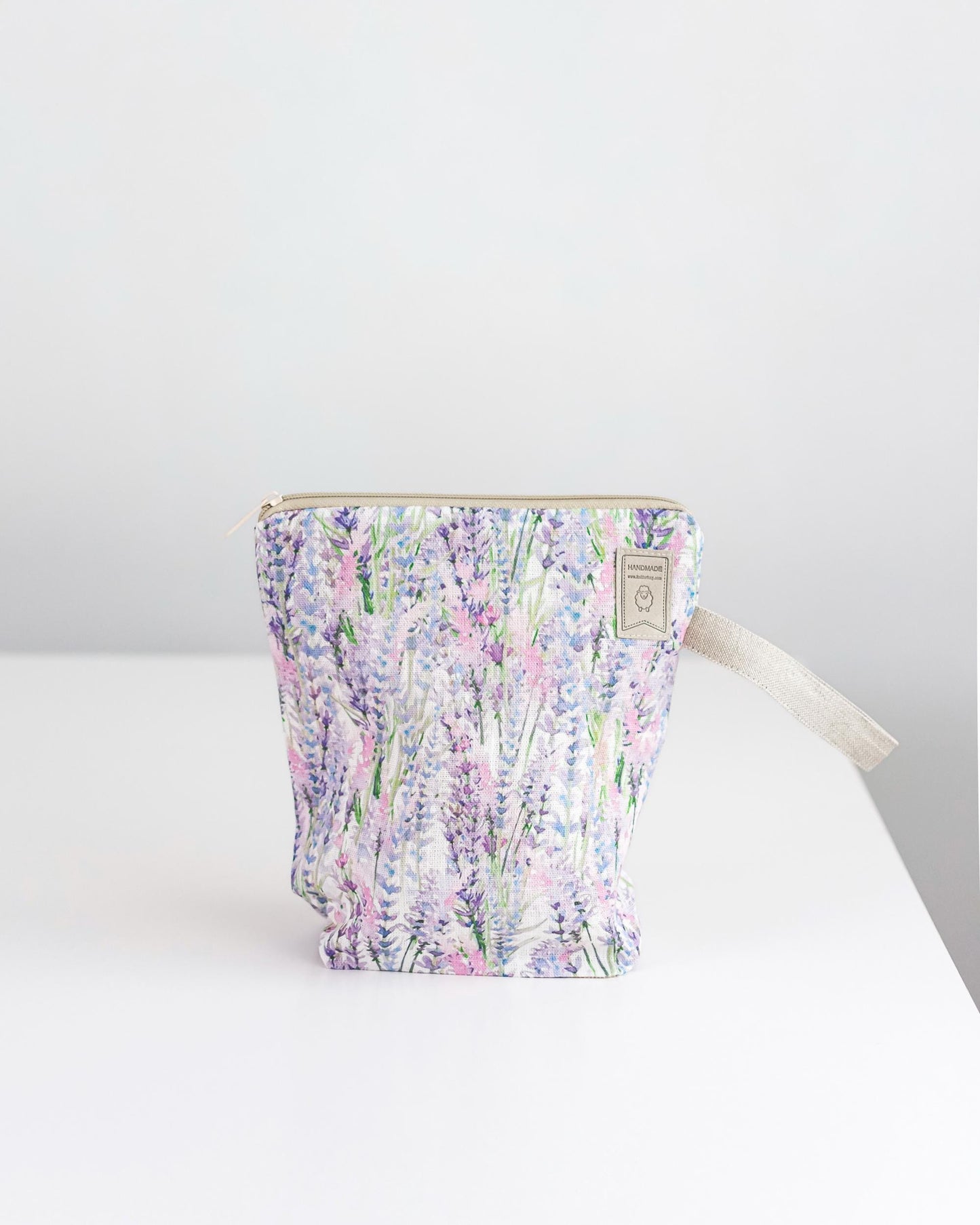 Lavender flowers print project bag. Work in progress Project Bag with zipper. Yarn organizer
