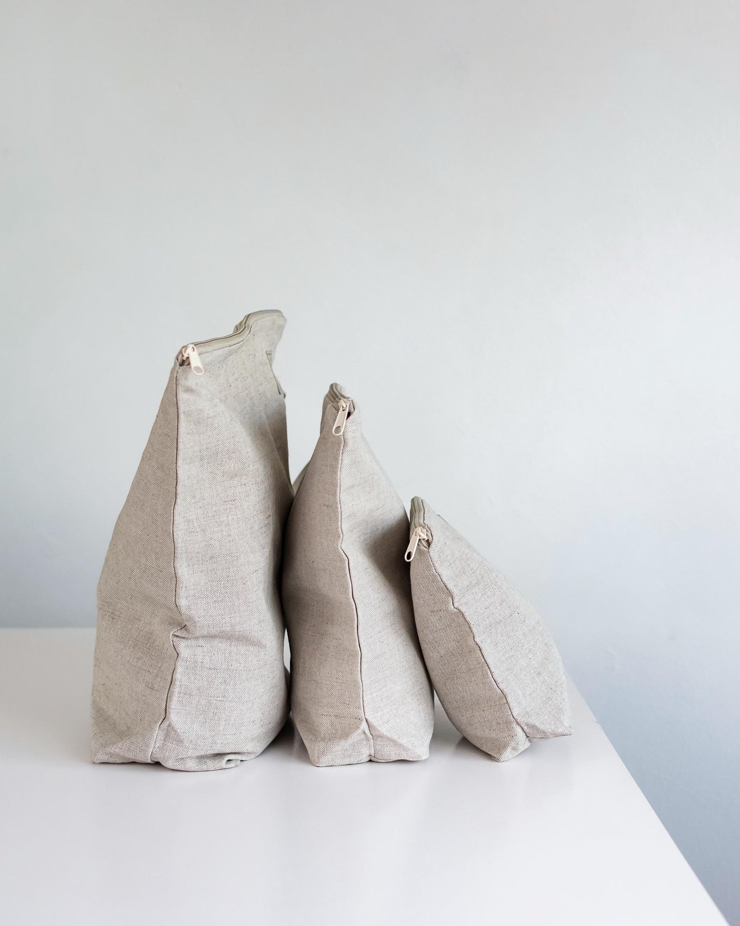 Natural linen gray project bag. Work in progress Project Bag with zipper. Yarn organizer